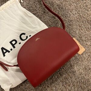 A.P.C. Demi Lune - Standard Size - Rouge Carmin
